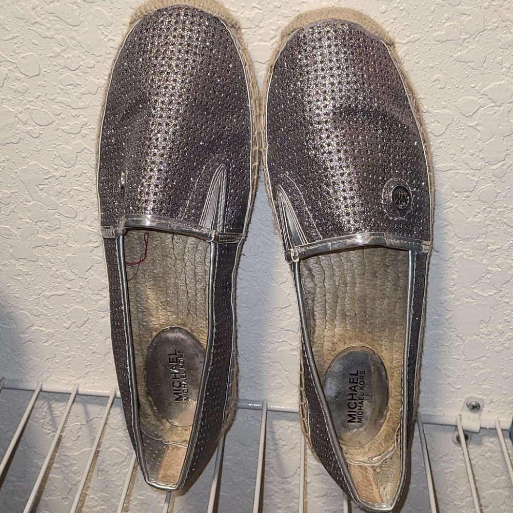 Silver mk shoes size 9 - Picture 3 of 4